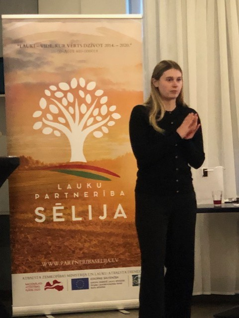 A Lauku Partnerība Sēlija representative presenting a rural partnership initiative